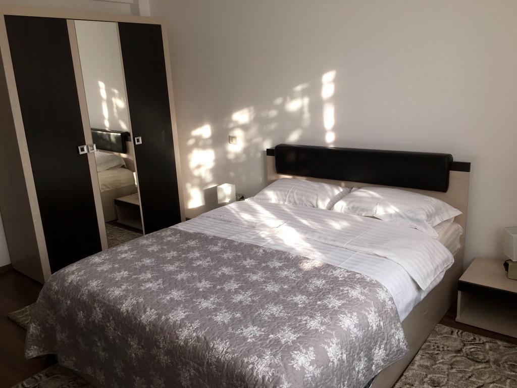 M13 Apartments Navodari Dış mekan fotoğraf