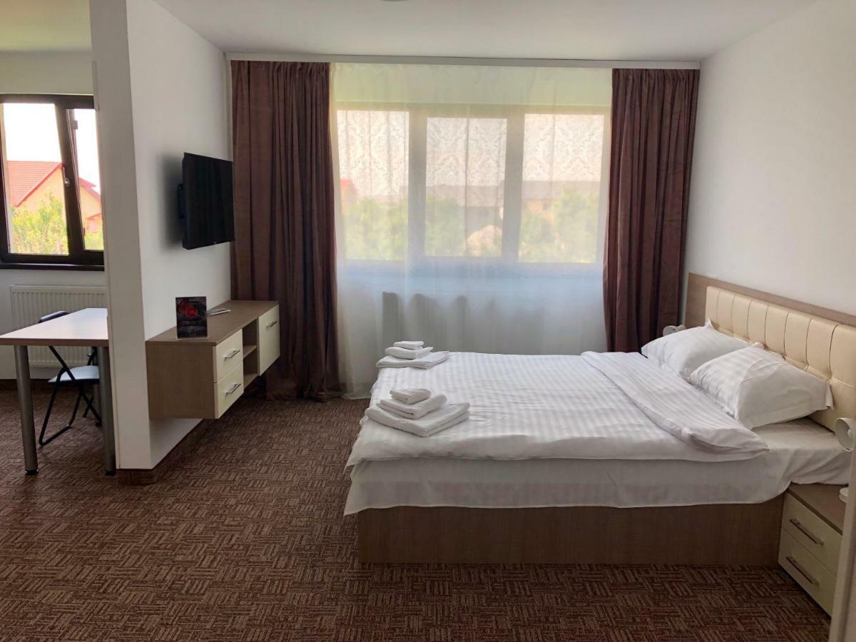 M13 Apartments Navodari Dış mekan fotoğraf